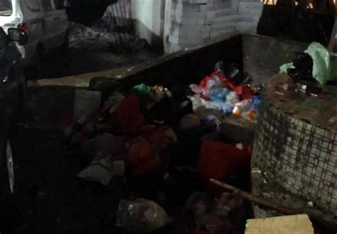 广东一新生女婴被遗弃在垃圾堆 警方已介入_手机新浪网