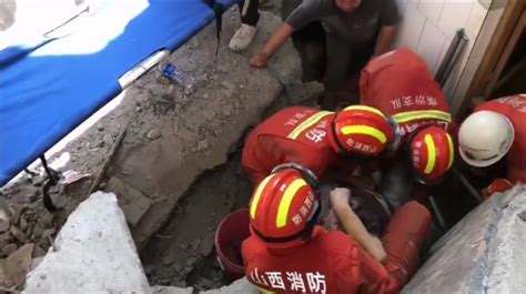 山西襄汾县一饭店坍塌多人被困，事发时一老人正在过寿-千龙网·中国首都网