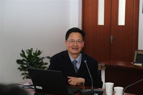 胡衡华当选为重庆市市长