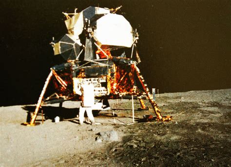 科技 _ 明天是人类登月50周年，《科学》发文：中国探月今昔与未来，“建立月球基地不是梦
