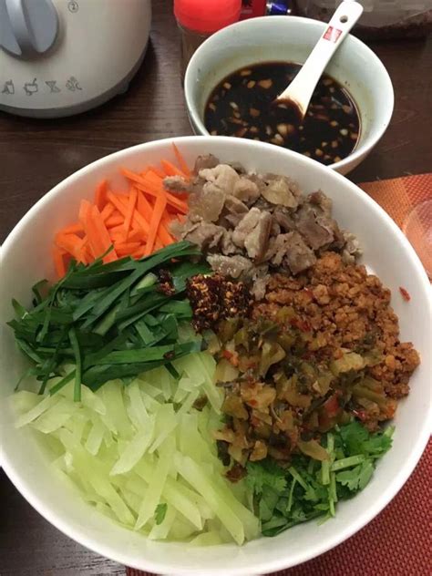 【米线的做法步骤图，米线怎么做好吃】爱吃素的肉丸子nemo_下厨房