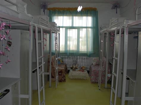 湖南高校4名大学女生将寝室装修得酷似咖啡厅_湖南频道_凤凰网