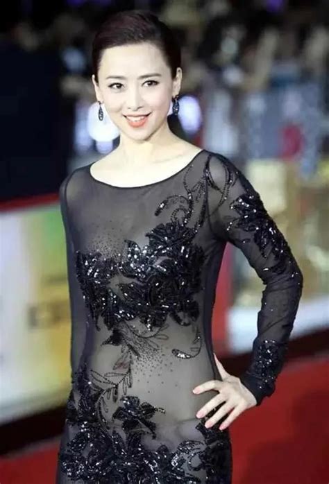 【图】香港演员翁虹写真集欣赏 把握家庭和事业之间的游刃有余(2)_港台星闻_明星-超级明星