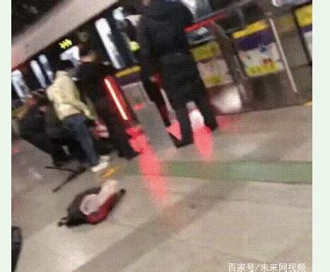 上海地铁乘客身亡是怎么回事？上海地铁乘客被夹身亡原因 真相令人震惊! 系死者擅自翻越栏杆_独家专稿_中国小康网