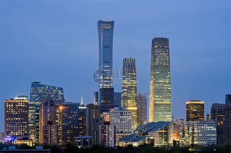 夜晚,北京cbd,北京,金融区,市区正版图片素材下载_ID:131507572 - Veer图库