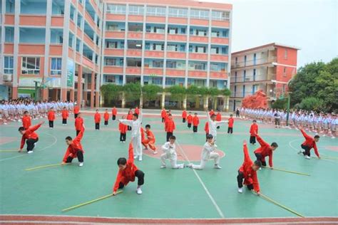 杭州义蓬第一小学多个孩子流鼻血、嗜睡 家长怀疑是因为学校装修污染_社会_长沙社区通