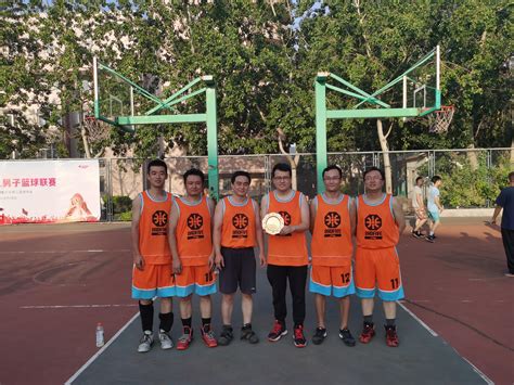 我院教工男子篮球队在济南大学教工男子篮球赛比赛荣获佳绩 ...