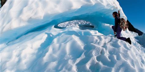 日落时冰山漂浮在Jokulsarlon冰川湖上照片摄影图片_ID:140702527-Veer图库