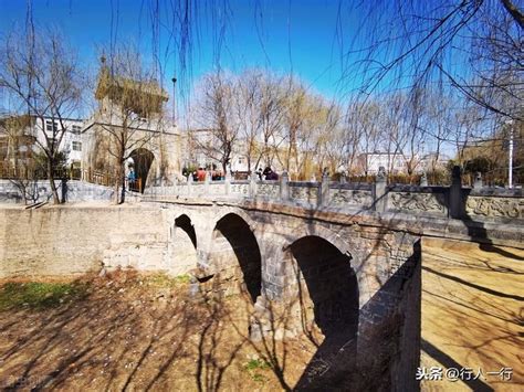 郑州现存最大的城中村，因一座千年古桥而得名，夜晚更是热闹非凡|石桥|惠济桥|千年古桥_新浪新闻