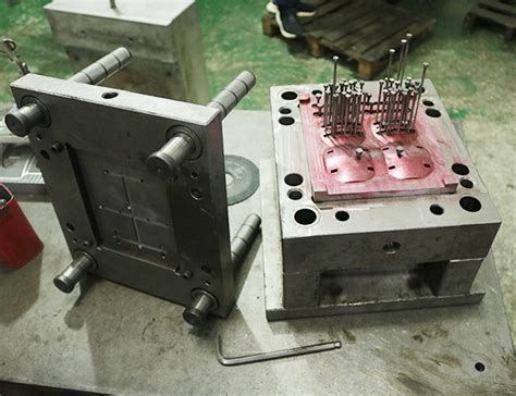 塑胶模具设计之经典油缸抽芯案例剖析_定位