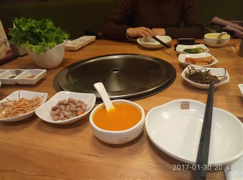 2022韩宫宴炭火烤肉(银泰百货店)美食餐厅,然后蔬菜沙拉不入味，菜新鲜...【去哪儿攻略】