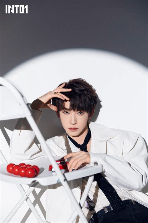 INTO1刘彰图片