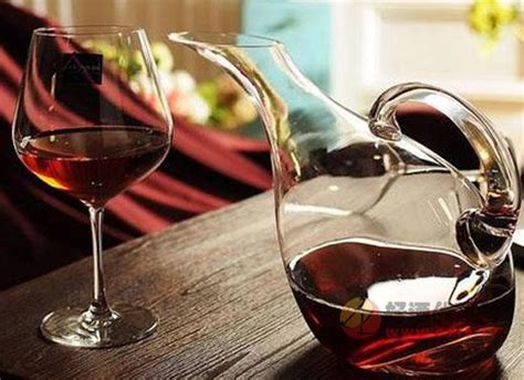 红酒打开多久不能喝？学会这4种方法，让开封的红酒保存更久一些|红酒|开封|酒窖_新浪新闻