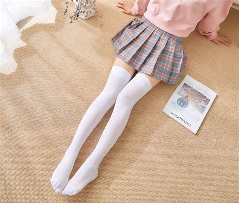 黑色长袜的头像甜美女生