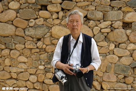 一代摄影宗师何藩去世，享年84岁_咔够网 - 摄影器材交流与交易门户网站