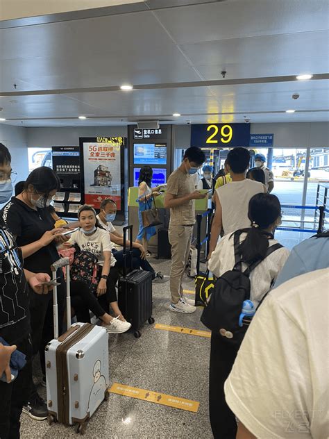 常旅客 篇二十九：广州白云机场T2南航贵宾休息室体验_国内机票_什么值得买