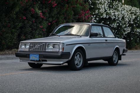 This 1983 Volvo 242 Has a Supercharged Small-Block Heart