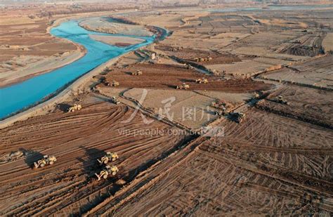 甘肃甘州：22万亩高标准农田建设酣-人民图片网