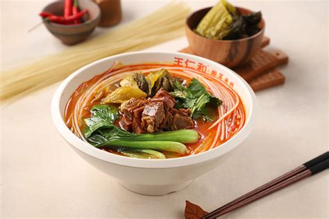 红烧牛肉米线,中国菜系,食品餐饮,摄影素材,汇图网www.huitu.com