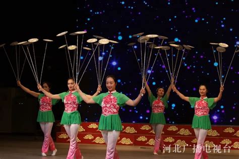 河北沧州：吴桥杂技上演 “非遗视觉盛宴”-人民图片网