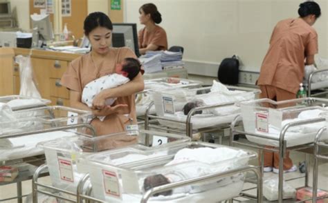 韩国仁川市长宣布奖励新生儿1亿韩元：为育儿家庭提供支持|韩元|仁川|育儿_新浪新闻
