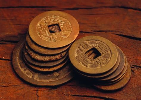 中国古代铜钱的制作方式，怎样的铜钱有收藏价值？