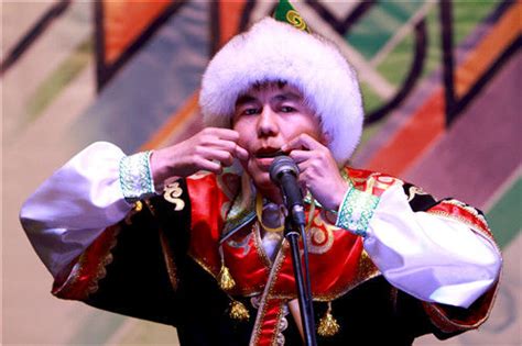内蒙古高校举办文化节 蒙古族舞蹈当主角_ 联盟中国 _ 中国网