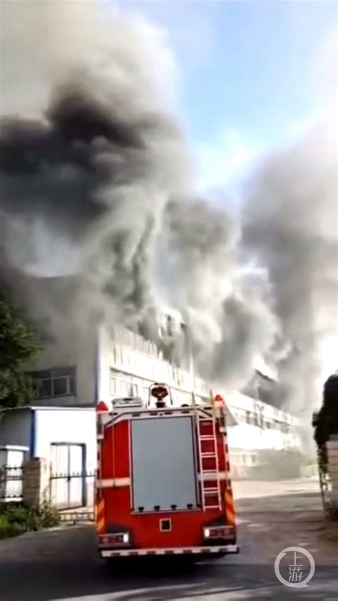 吉林仓库起火致14死26伤：内有多家企业 黑烟几公里外都能看见_凤凰网