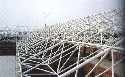 厂家教你钢结构网架正确维护方法,从而延长使用寿命_云南恒久钢结构工程有限公司