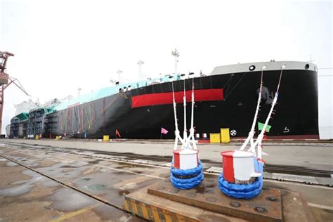 长兴复工复产满月，全球最大、中国首款首制首艘江海联运型LNG船命名交付- 上海市崇明区人民政府
