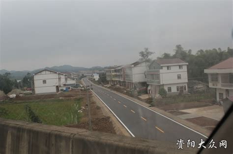 安岳县通贤场镇有三条街大变样，不仅铺了油路，路灯更亮，绿化更美_隆回人网