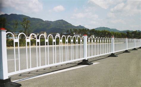 阿坝桥梁钢管护栏生产厂家 桥梁隔离护栏价格 桥梁护栏包安装多少钱一米|价格|厂家|多少钱-全球塑胶网