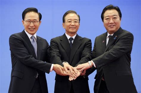 中日韩自贸区谈判启动-新华08