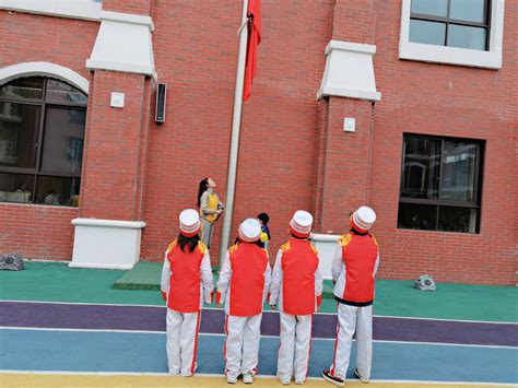 国旗下讲话 幼儿唱主角 - 平顶山育才幼儿园 | 河南省示范性幼儿园