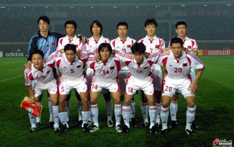 中国进世界杯是哪一年（2002年韩日世界杯，国足踢进世界杯背后真相，一球未进也光荣） | 说明书网