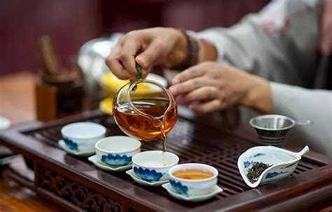 喝茶的说说心情词语【关于茶的简短唯美句子】