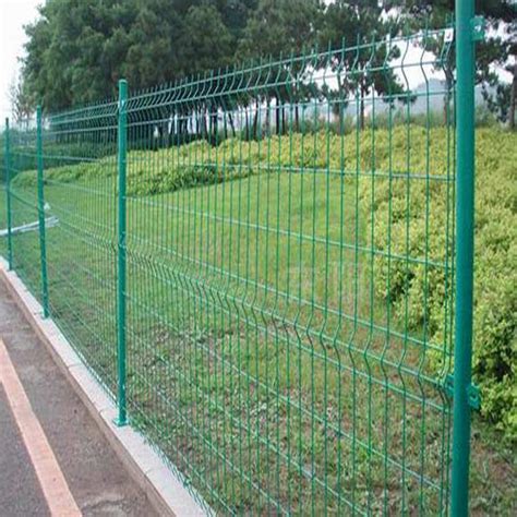 浸塑护栏防护网农场公路隔离网运动场球场围网钢丝网双边丝护栏网-阿里巴巴