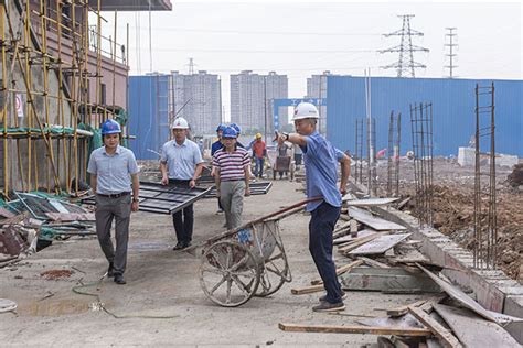 广东东莞城市主干路升级改造工程,路线全长810米,设441米跨线桥