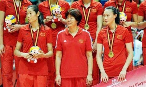 中国女排历任世界冠军队长中，为什么说杨锡兰是最悲情的一位？|张建国|杨锡兰|安保_新浪新闻