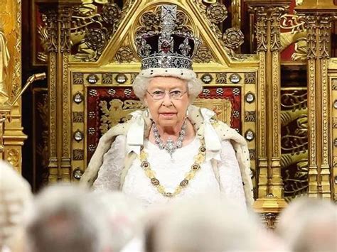 37年前闯进英国女王的卧室，如今他开口说出真相：“女王跑了……”