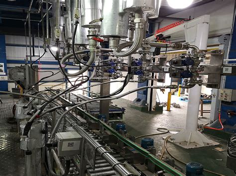 全自动液体灌装机生产线 - 武汉菲泰克
