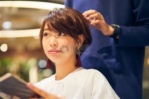美女理发非主流头像