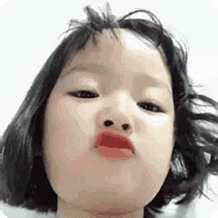 嘟嘴表情包图片