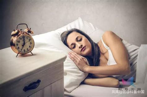 为什么睡觉时身体会突然"抖一下"？多年的疑问总算清楚了_风闻