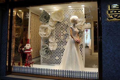 婚纱店橱窗设计效果图 – 设计本装修效果图