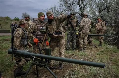 美军方称俄军在乌克兰死伤人数超10万人，乌伤亡情况或类似_凤凰网