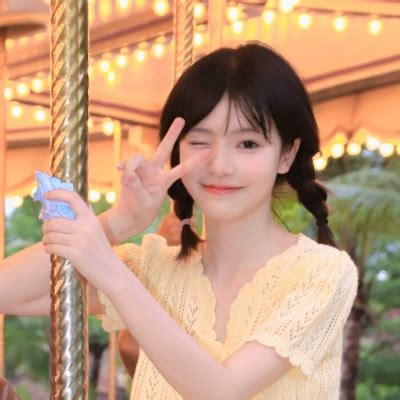 温柔质感女生头像