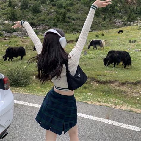 女生温柔头像戴耳机