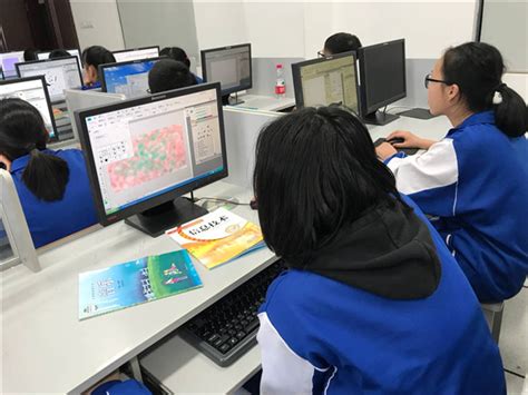 2018年长沙高新区初中生创意编程在附中高新实验中学举办