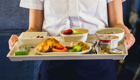 航空公司改行做外卖，在地面上也能吃到航空餐了|界面新闻